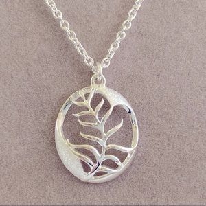 Unique & Co Sterling Silver Oval with Branch & Leaf Leaves Pendant Necklace